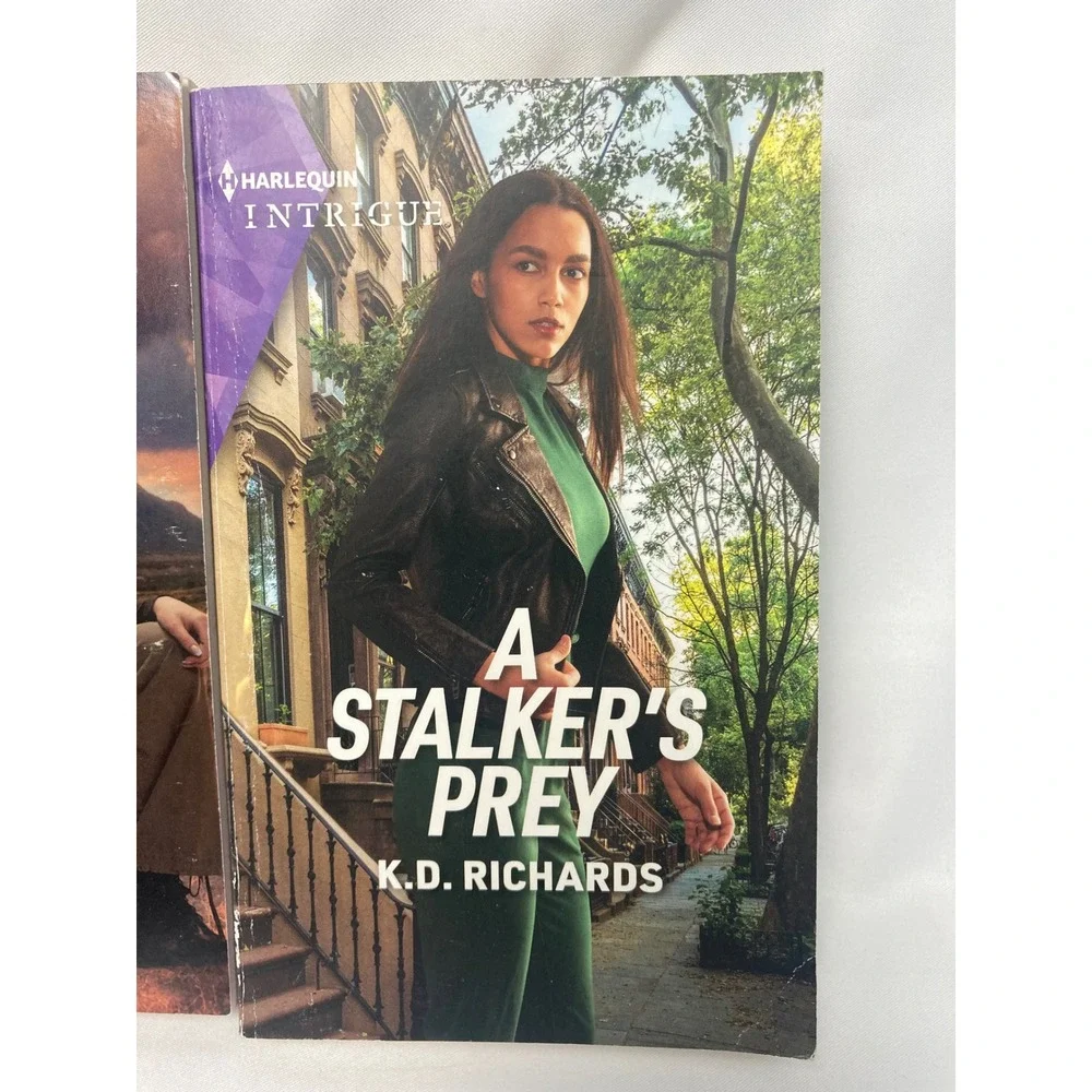 Harlequin Intrigue Romance‎ Book Lot 4 Paperback Mystery Romantic Suspense